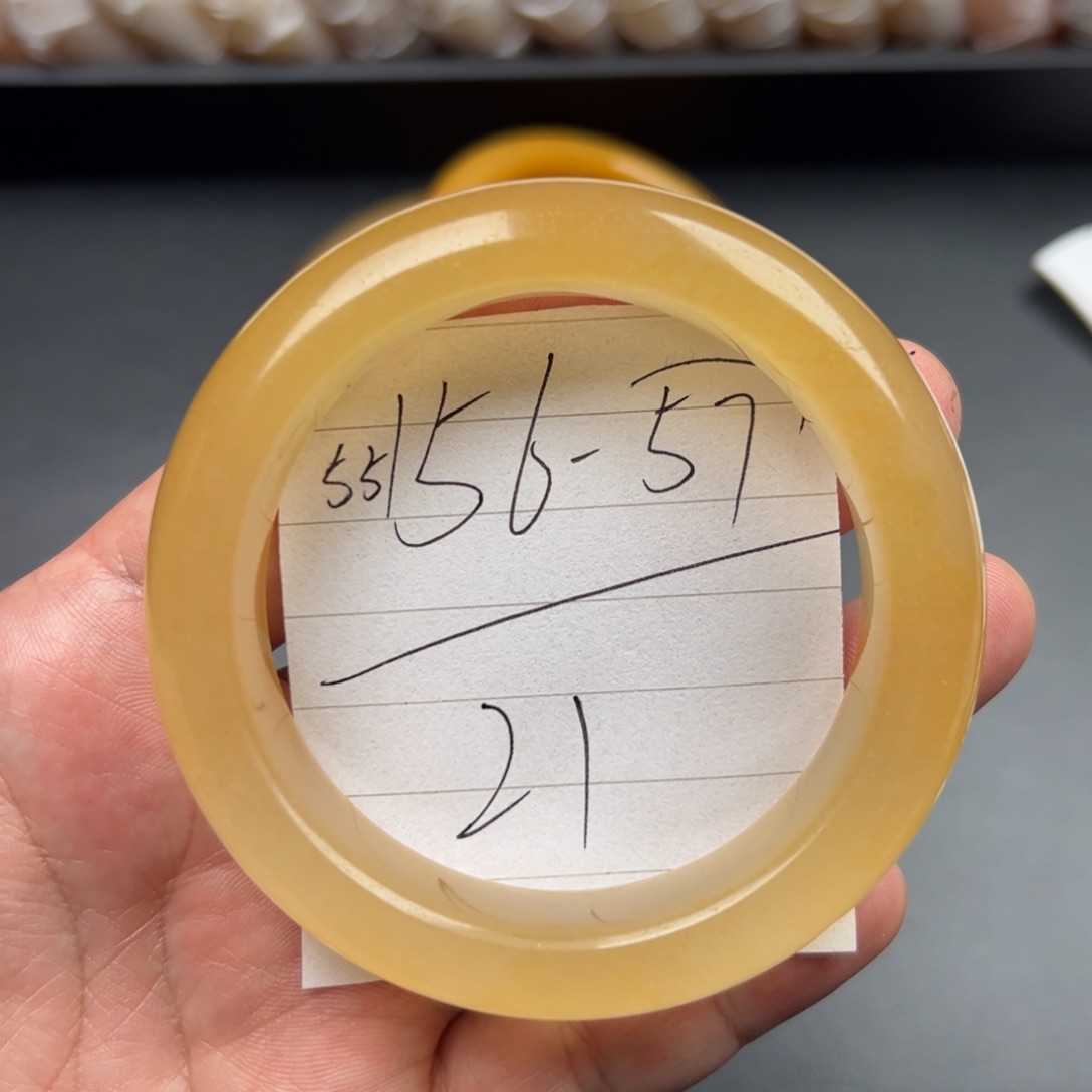 石英质玉（黄龙玉）手镯未镶嵌21