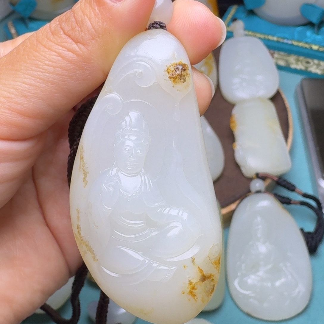 和田玉未镶嵌颈饰