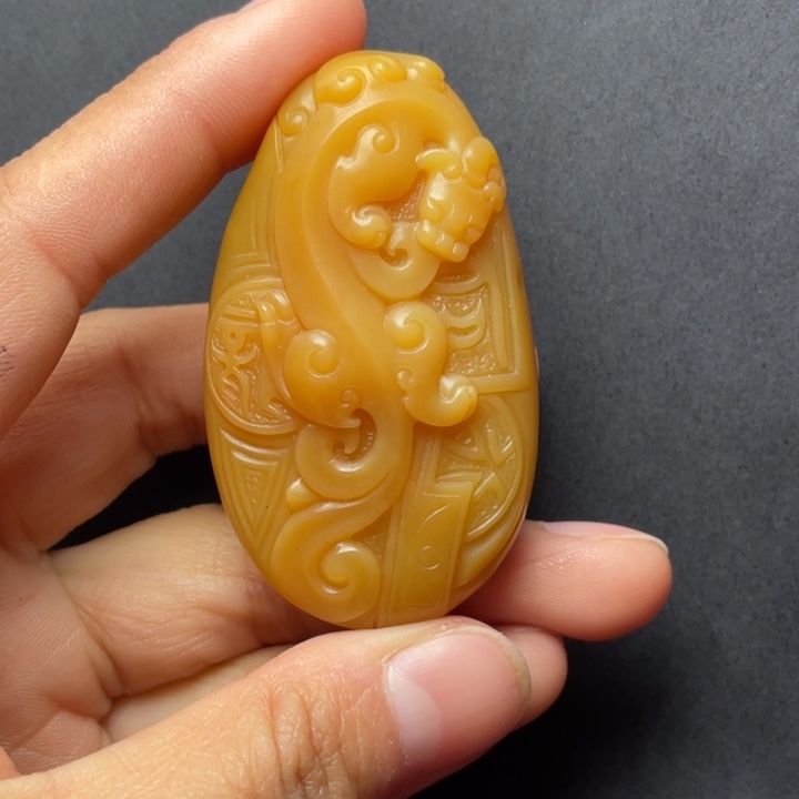 石英质玉挂件未镶嵌玉**哥