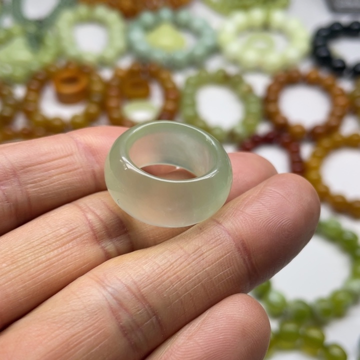 蛇纹石玉班指未镶嵌