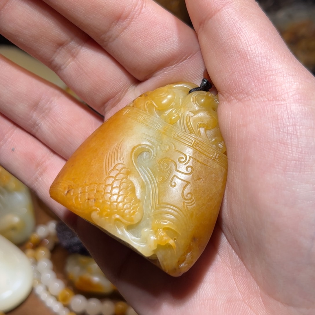 和田玉新疆未镶嵌军**亮