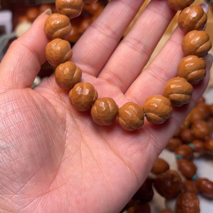 手串/手链橄榄核钻面花卷