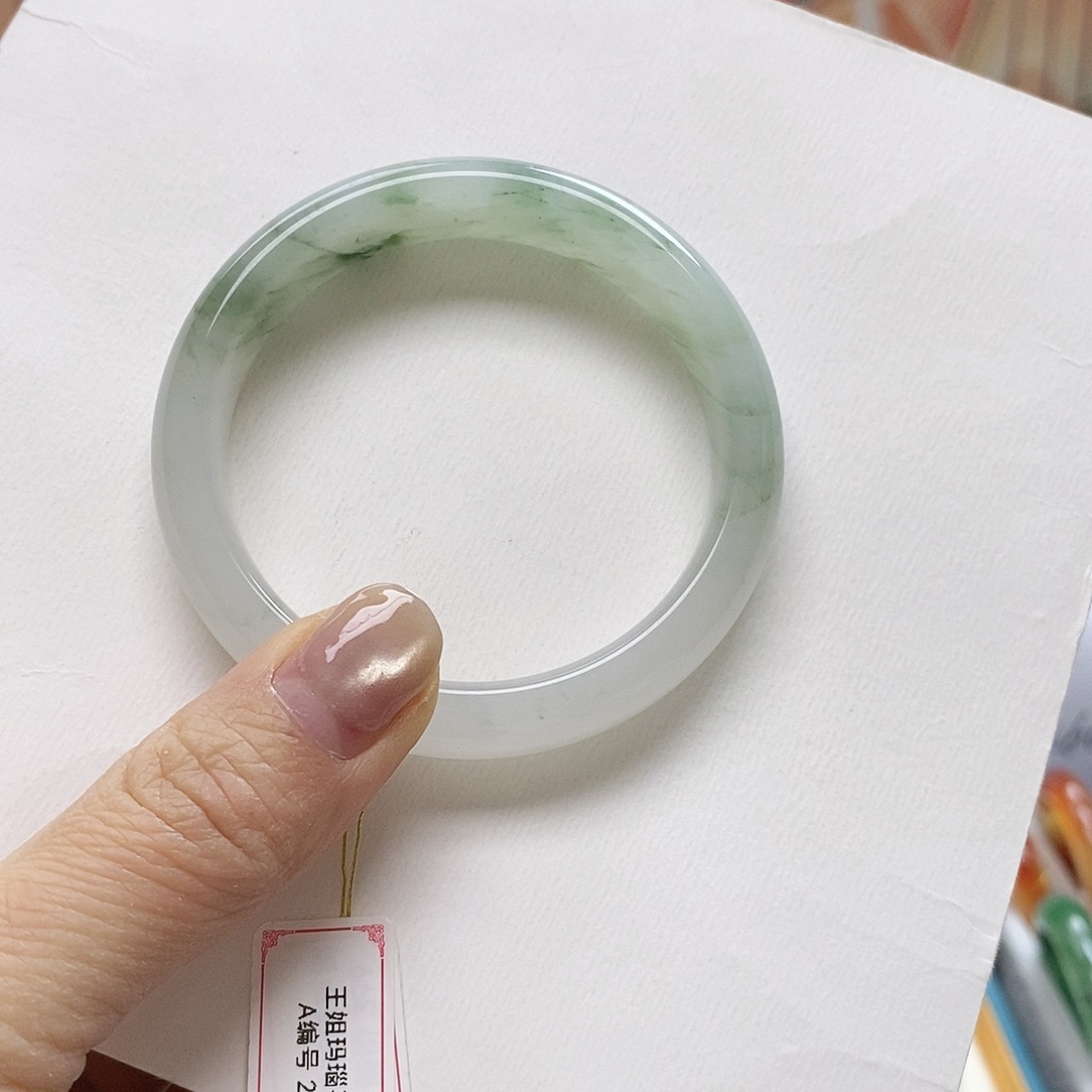 石英质玉未镶嵌手镯