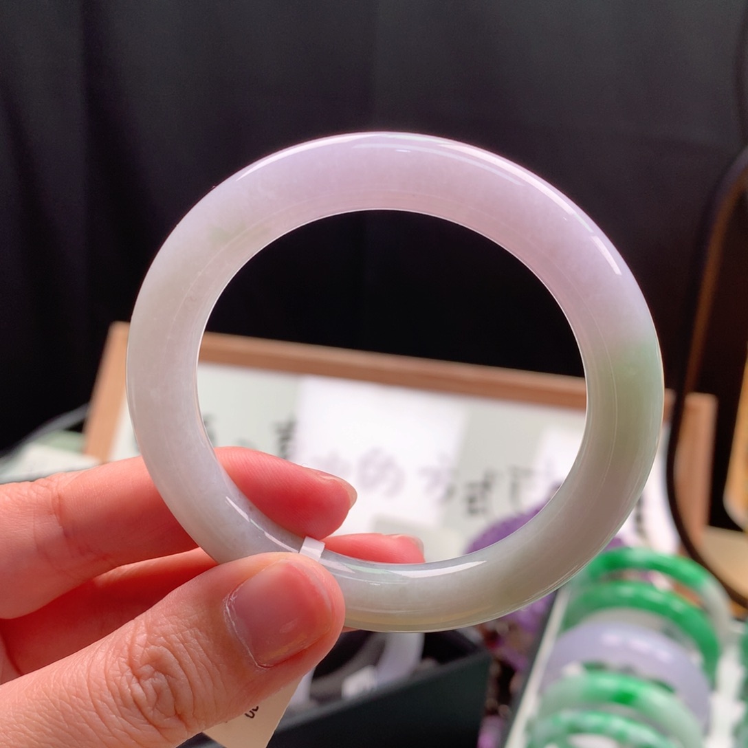 翡翠手镯未镶嵌缅甸