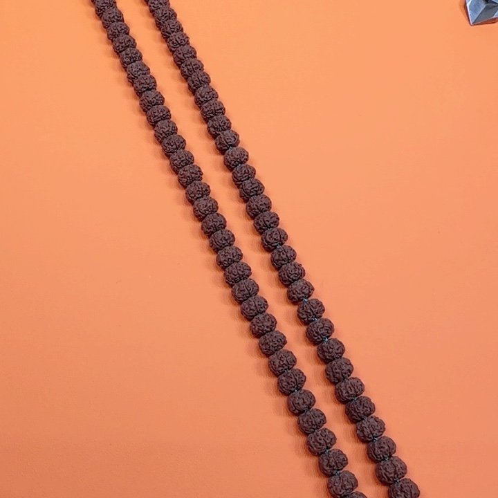 吊坠金刚菩提X**? 徐和黑胡椒