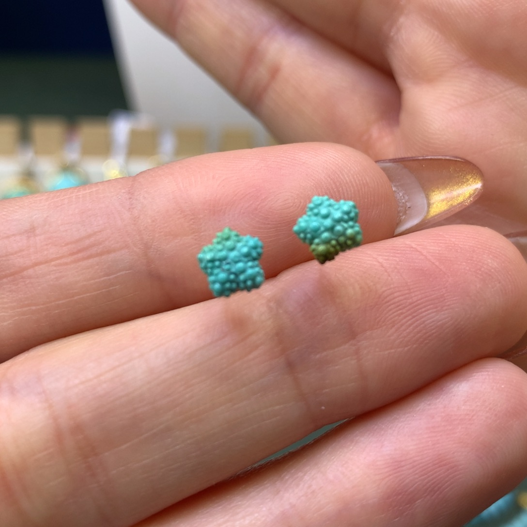 绿松石耳钉18K金镶嵌