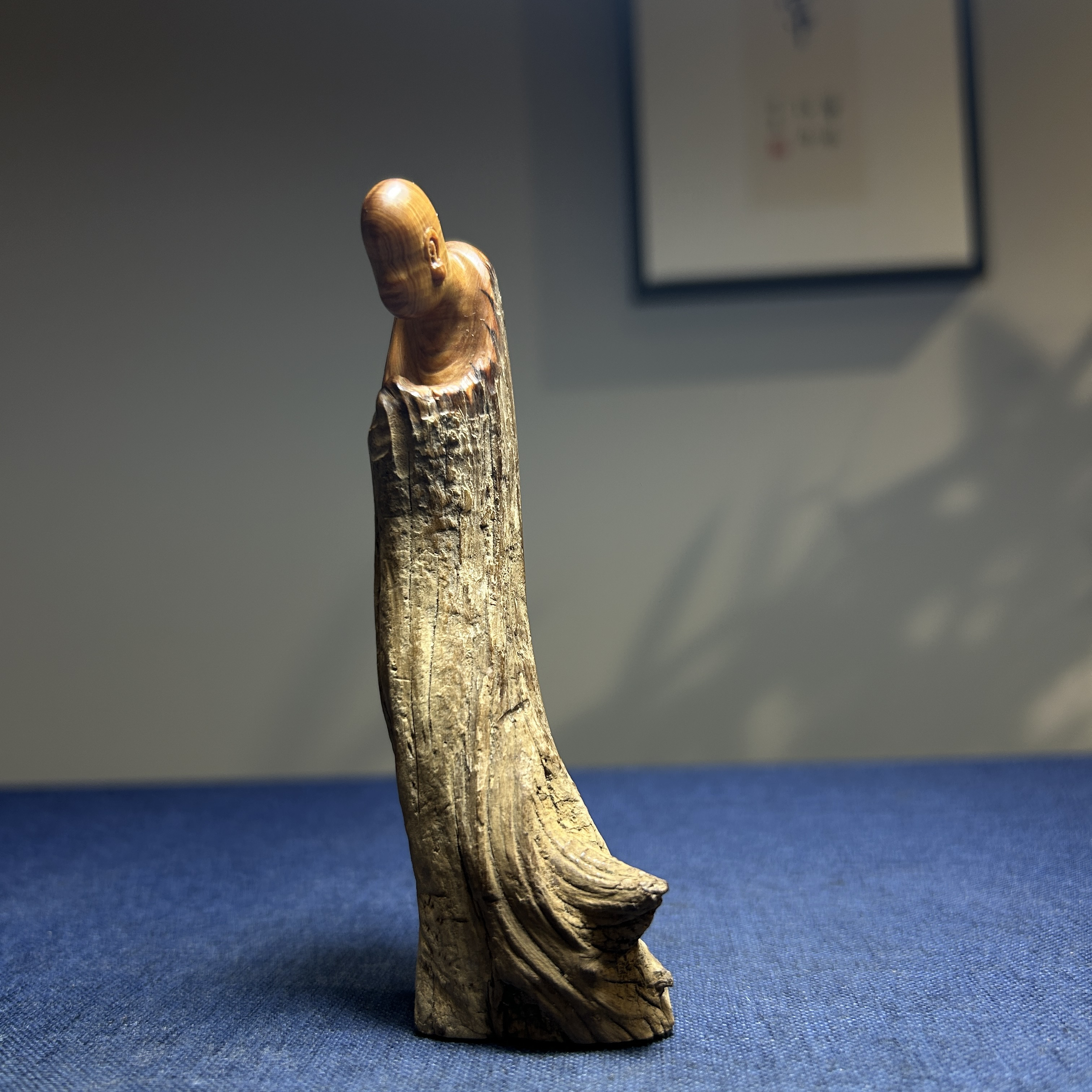 崖柏手工雕刻无相小摆件原皮手把件