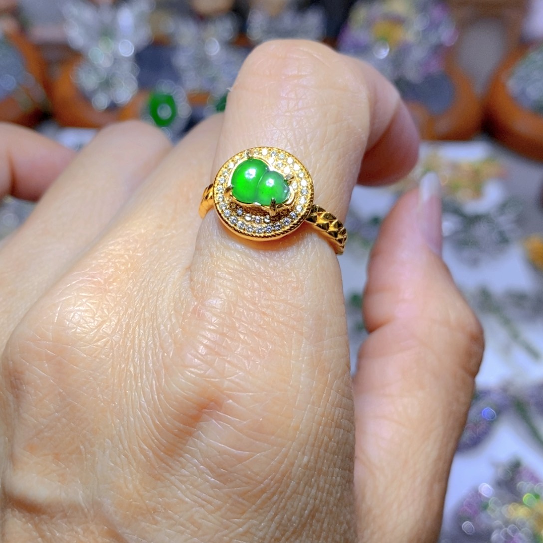 翡翠颈饰银S925镶嵌天然翡翠