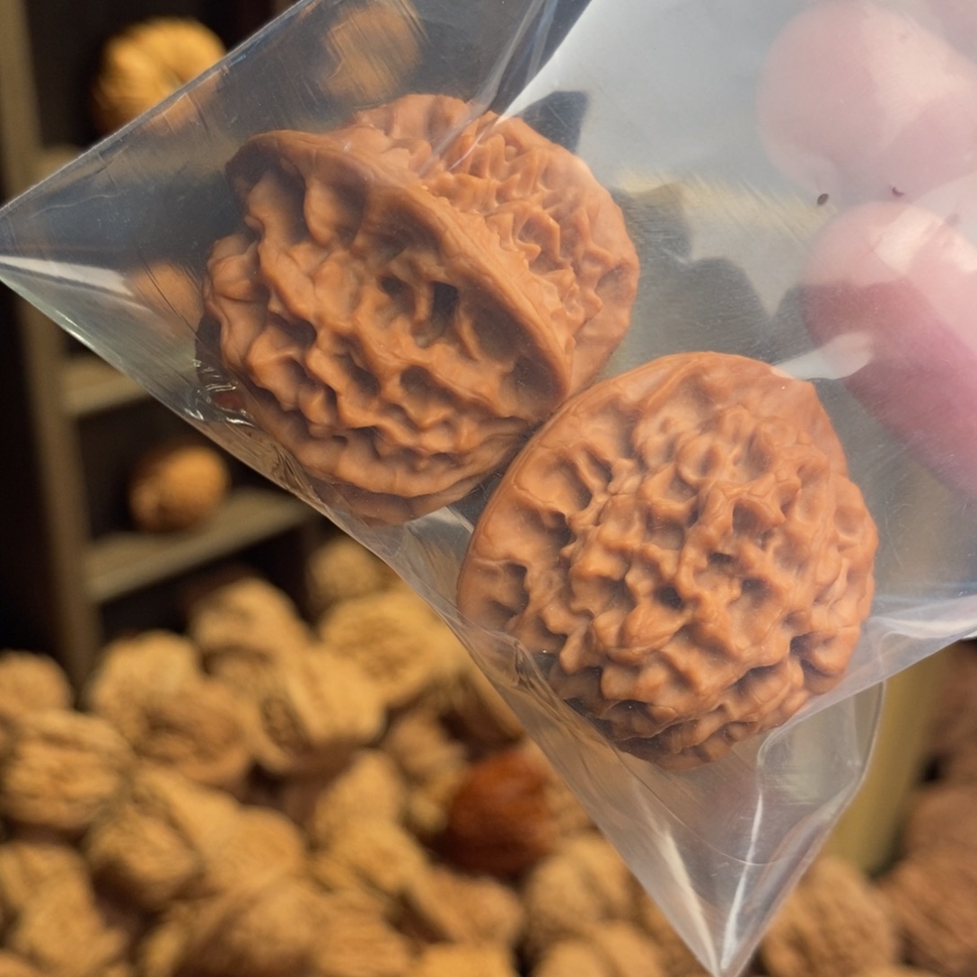 文玩核桃吊坠心**猫33秦闷