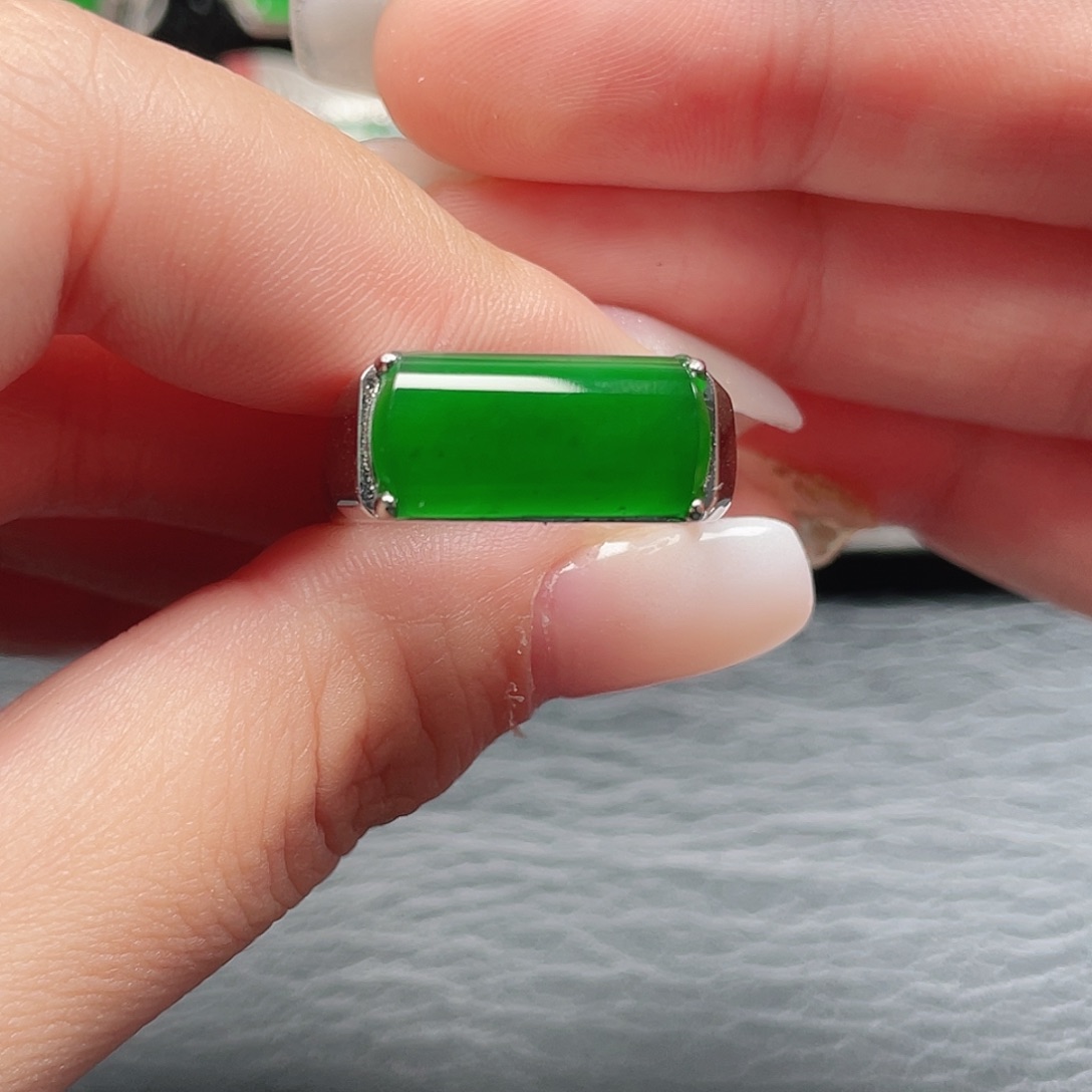 翡翠银S925镶嵌戒指没有运费险4047