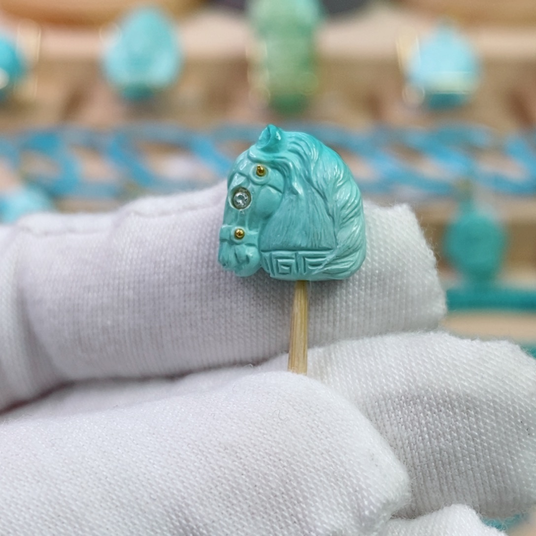 绿松石未镶嵌珠宝奇石