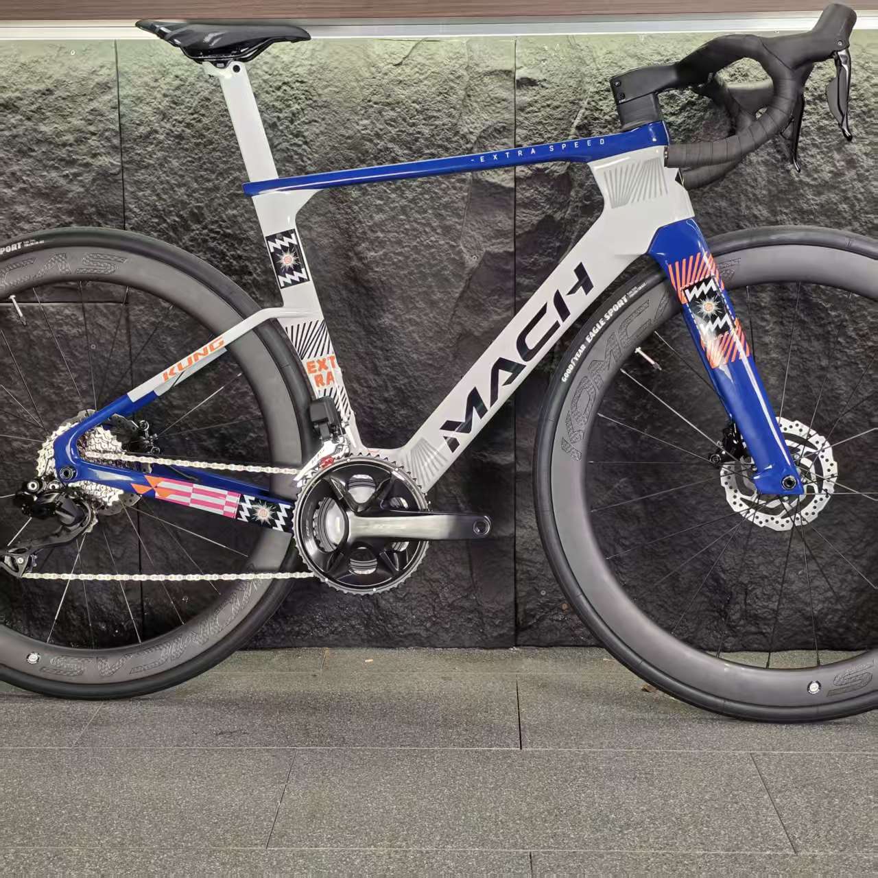 攻队马赫 M尺码 太阳神白蓝 碳纤维公路车 适合175-182