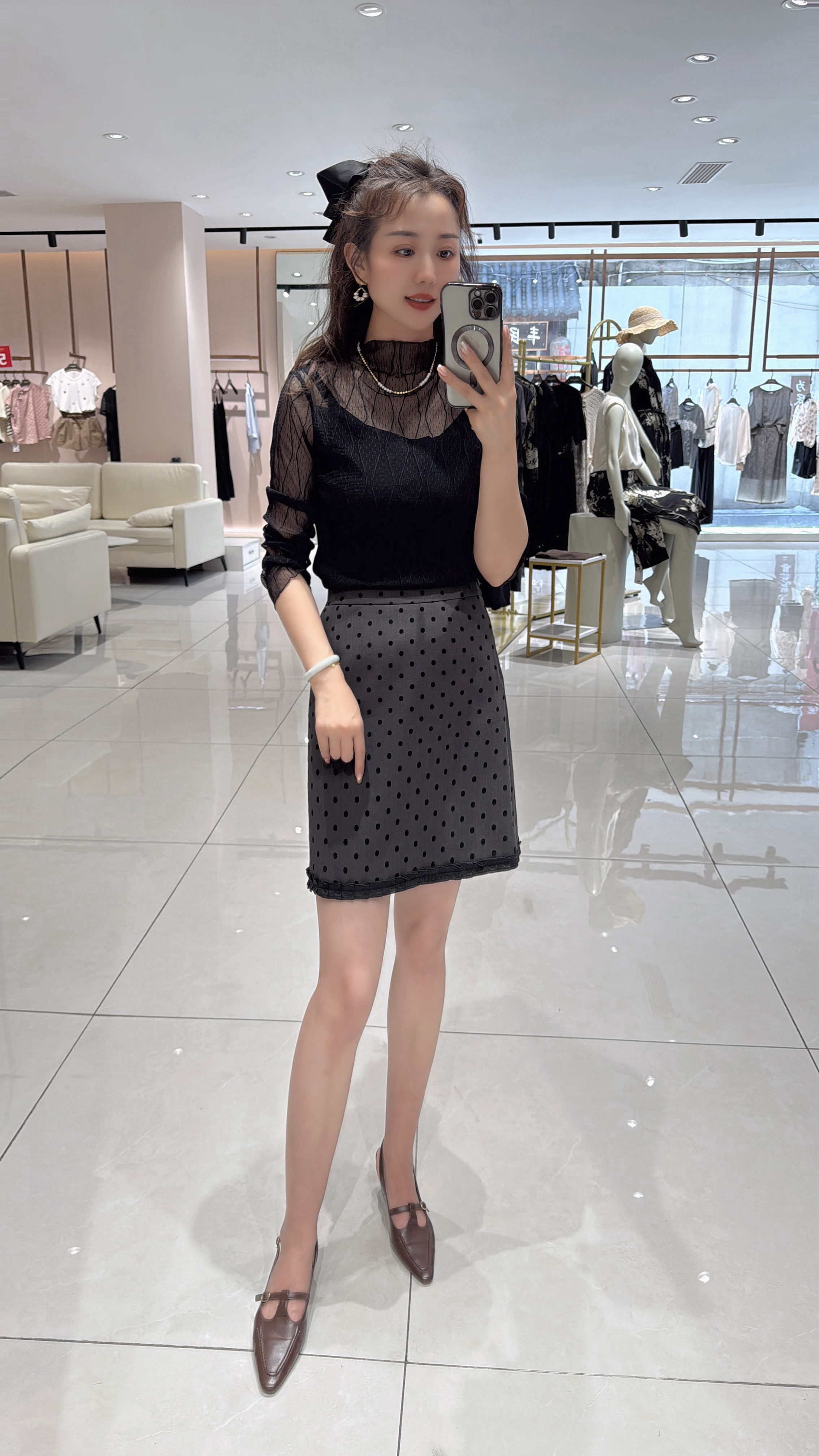 25319231【高斯雪岚】时尚百搭长袖黑色镂空纱衣