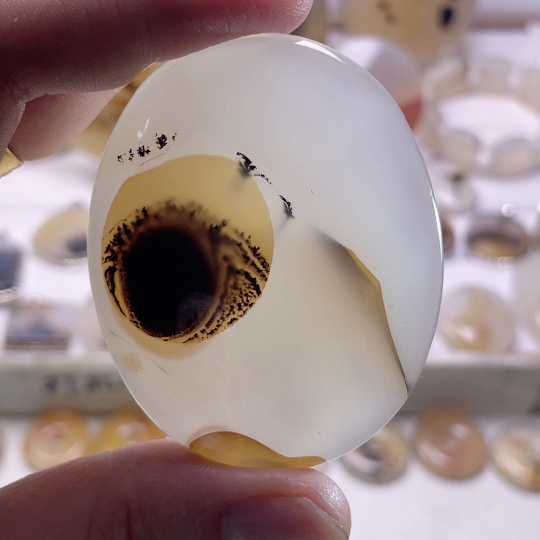 玛瑙/玉髓未镶嵌珠宝奇石