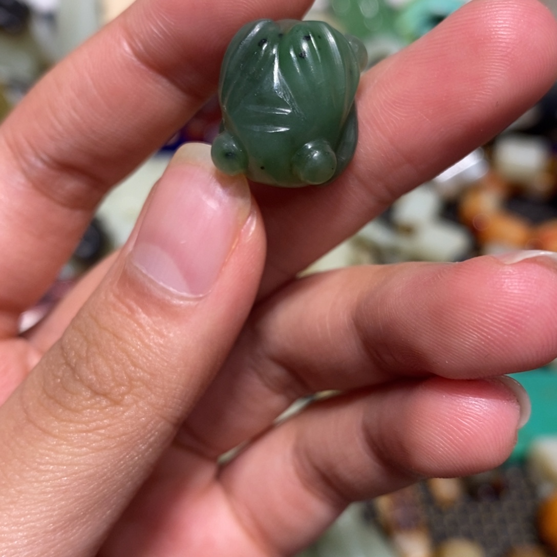 透闪石质玉未镶嵌车挂