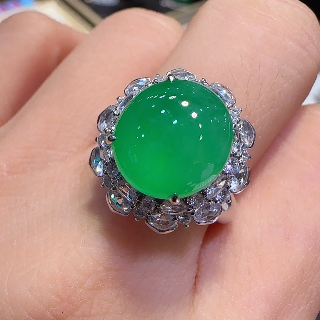 翡翠戒指18K金镶嵌戒指