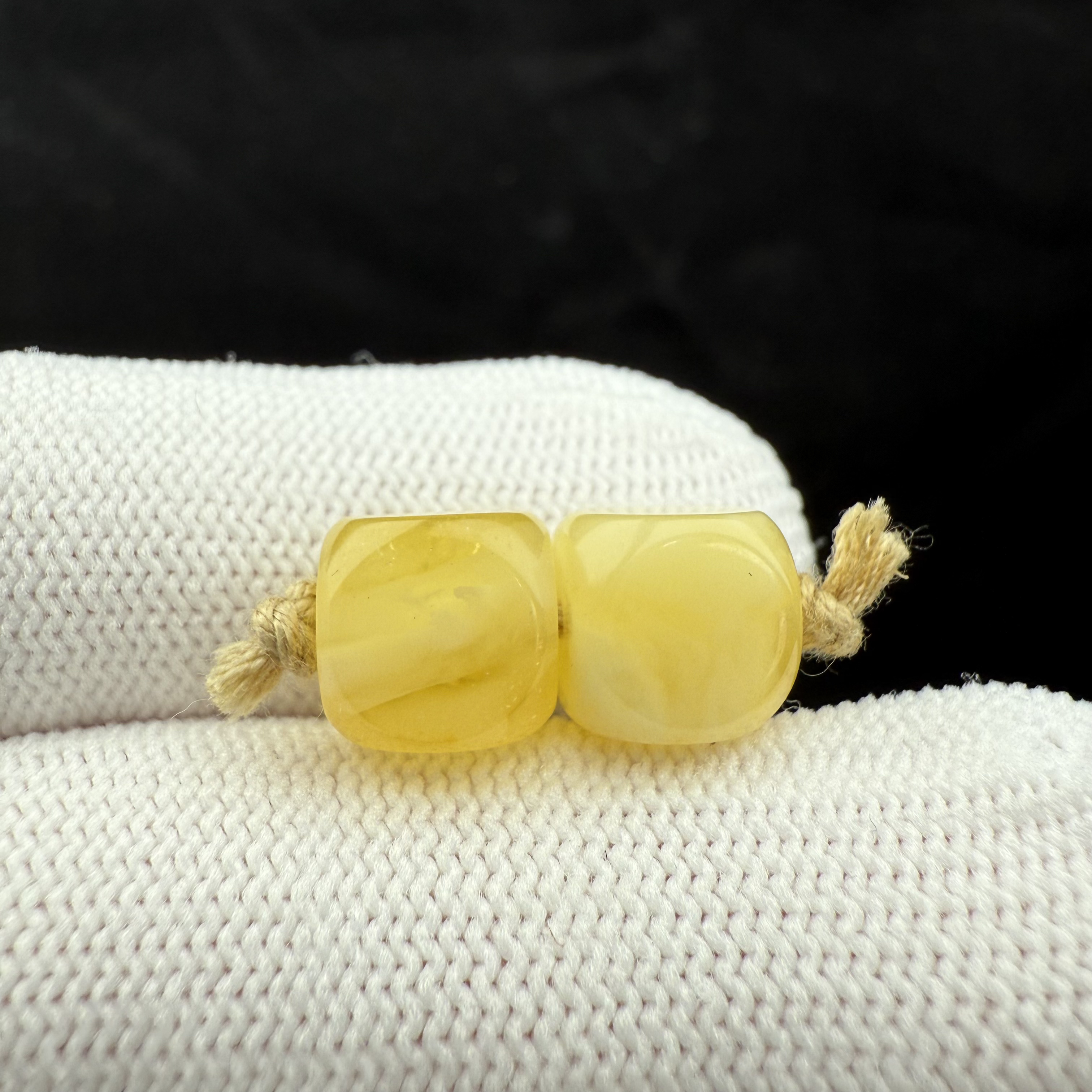 D2065天然原矿俄料蜜蜡瑕疵特价8.1 mm一物一图 假一罚十