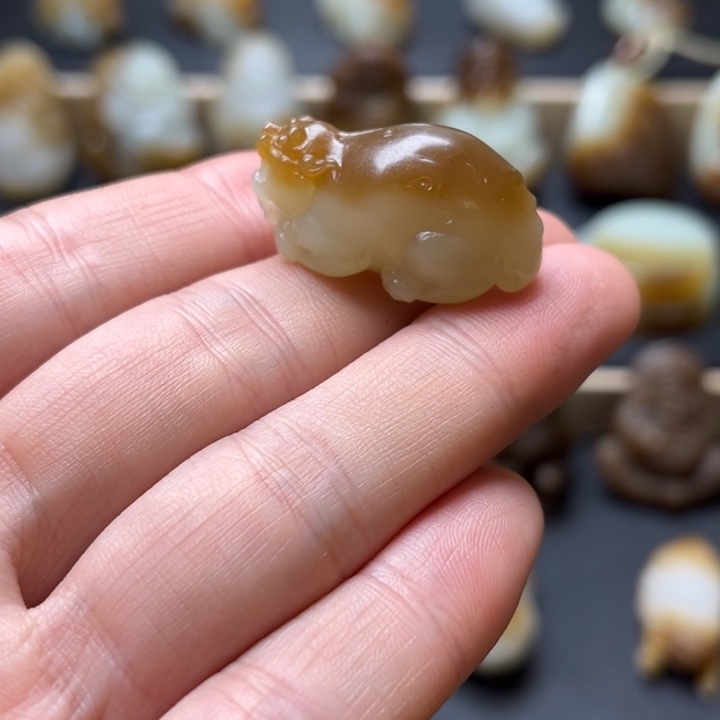 和田玉（糖玉）未镶嵌颈饰