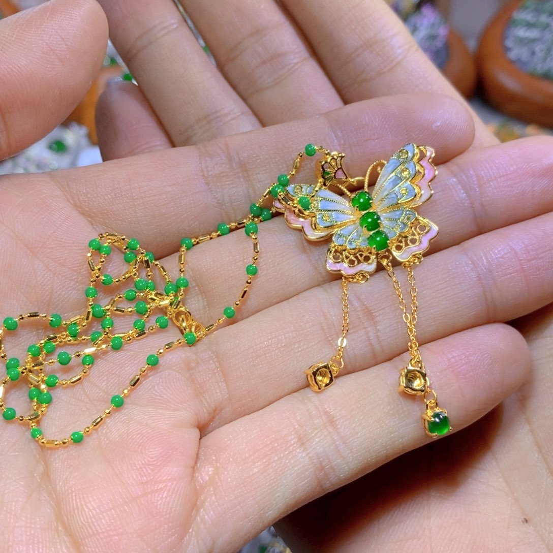 翡翠颈饰银S925镶嵌天然翡翠