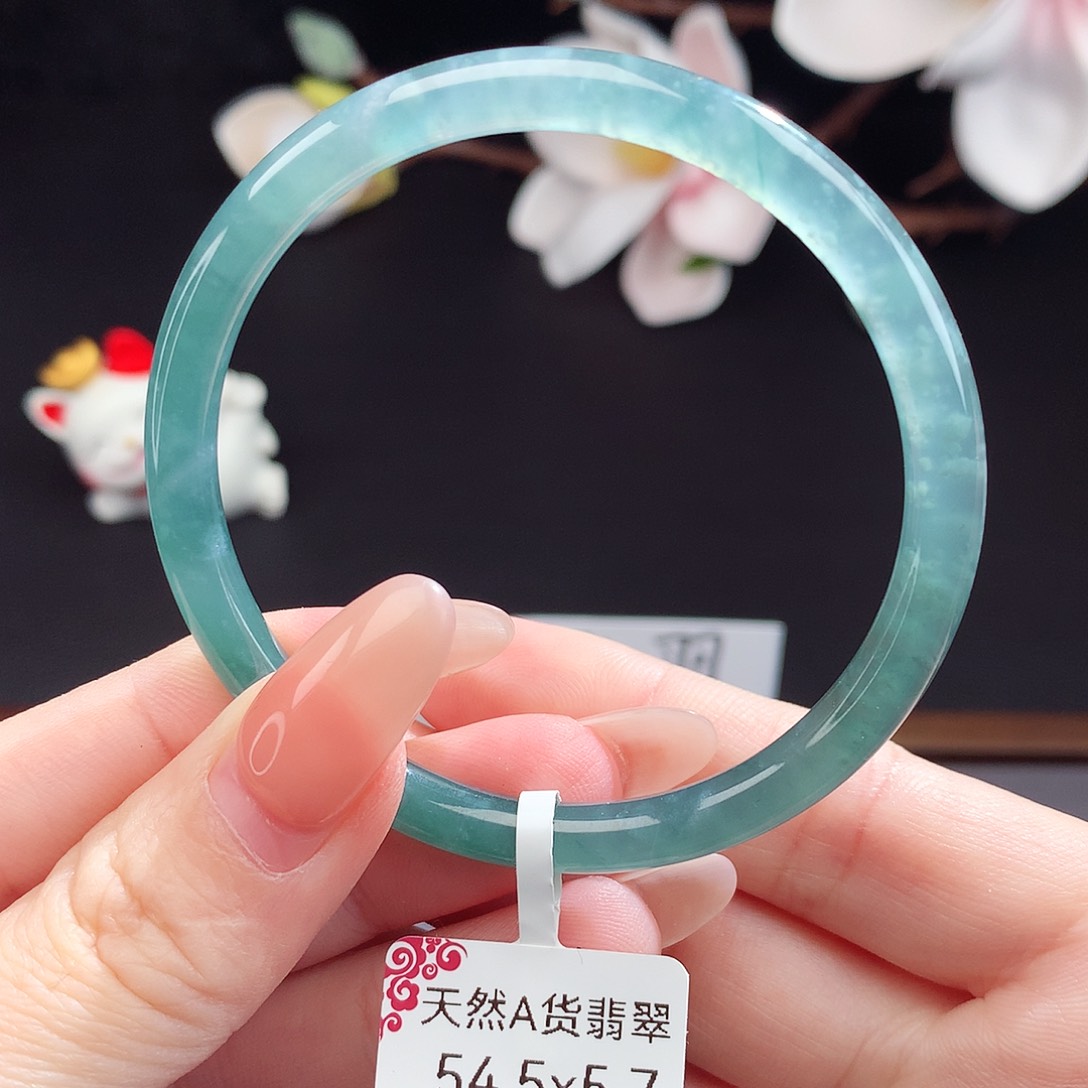 翡翠手镯（圆镯）未镶嵌