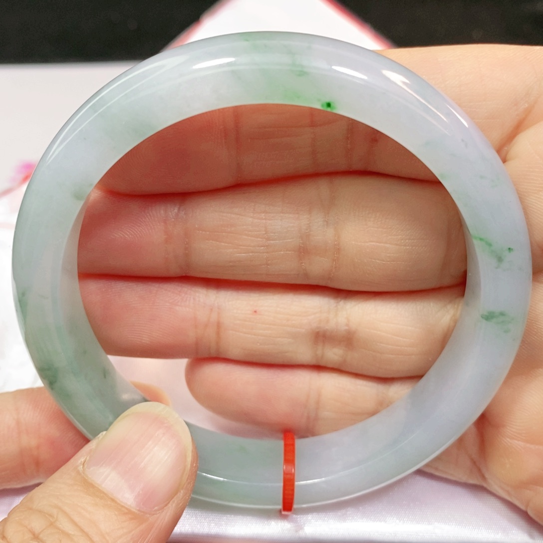 翡翠手镯未镶嵌58.8圈口正圈