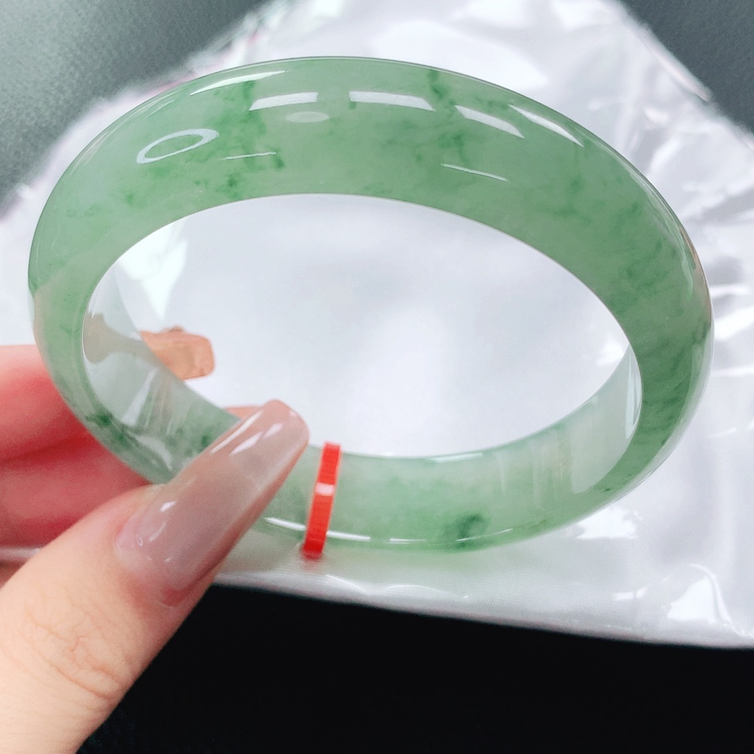 翡翠手镯未镶嵌58圈