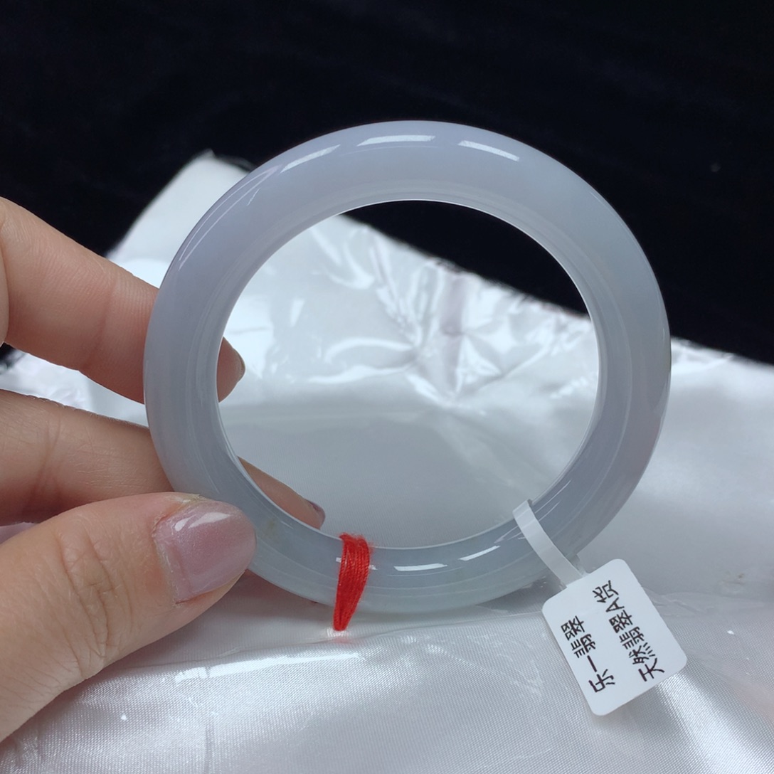 翡翠手镯（圆镯）未镶嵌57