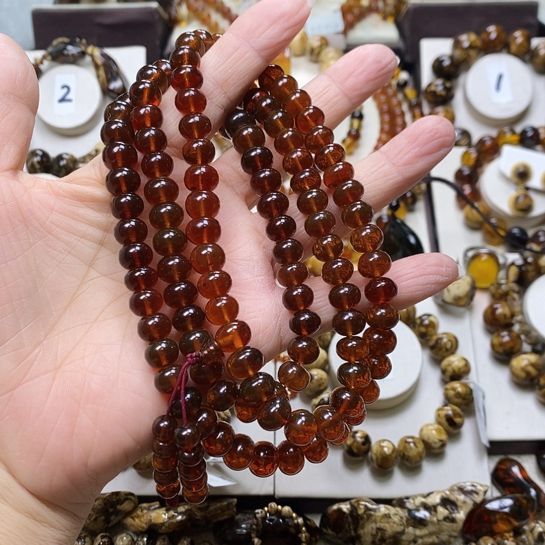 ****东琥珀未镶嵌裸石血珀9m