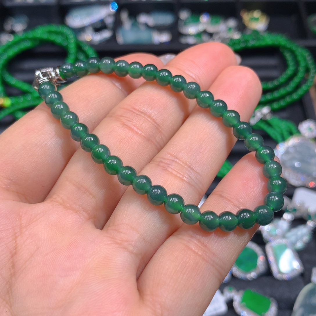 翡翠耳饰未镶嵌天然