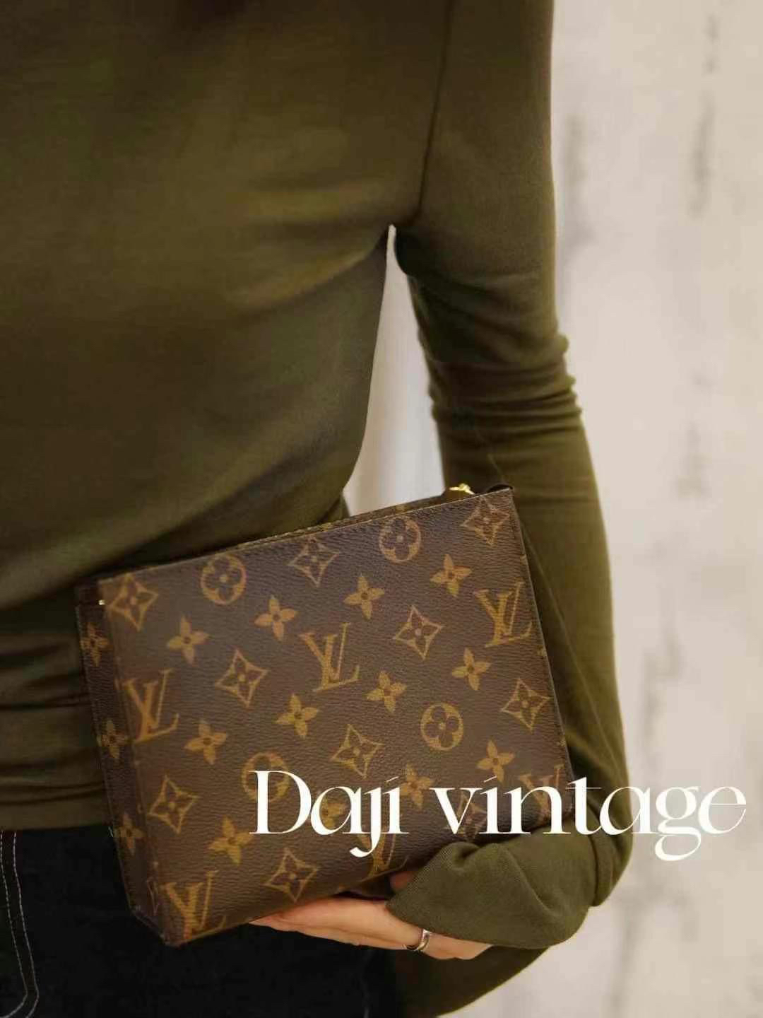 99新 LV 大吉中古/sh/路易威登Lv洗漱19手拿包