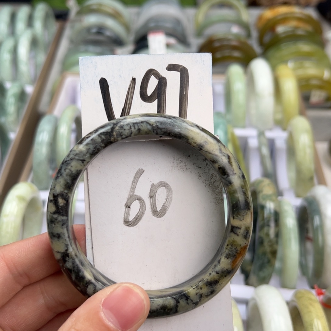 岫玉手镯未镶嵌天然岫玉微瑕