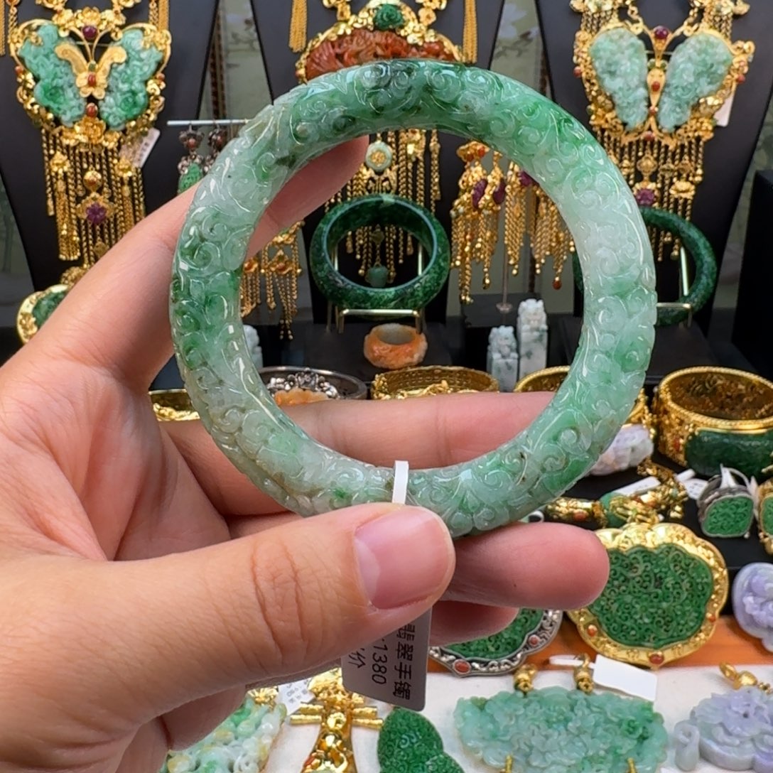翡翠未镶嵌手镯手镯 炸价