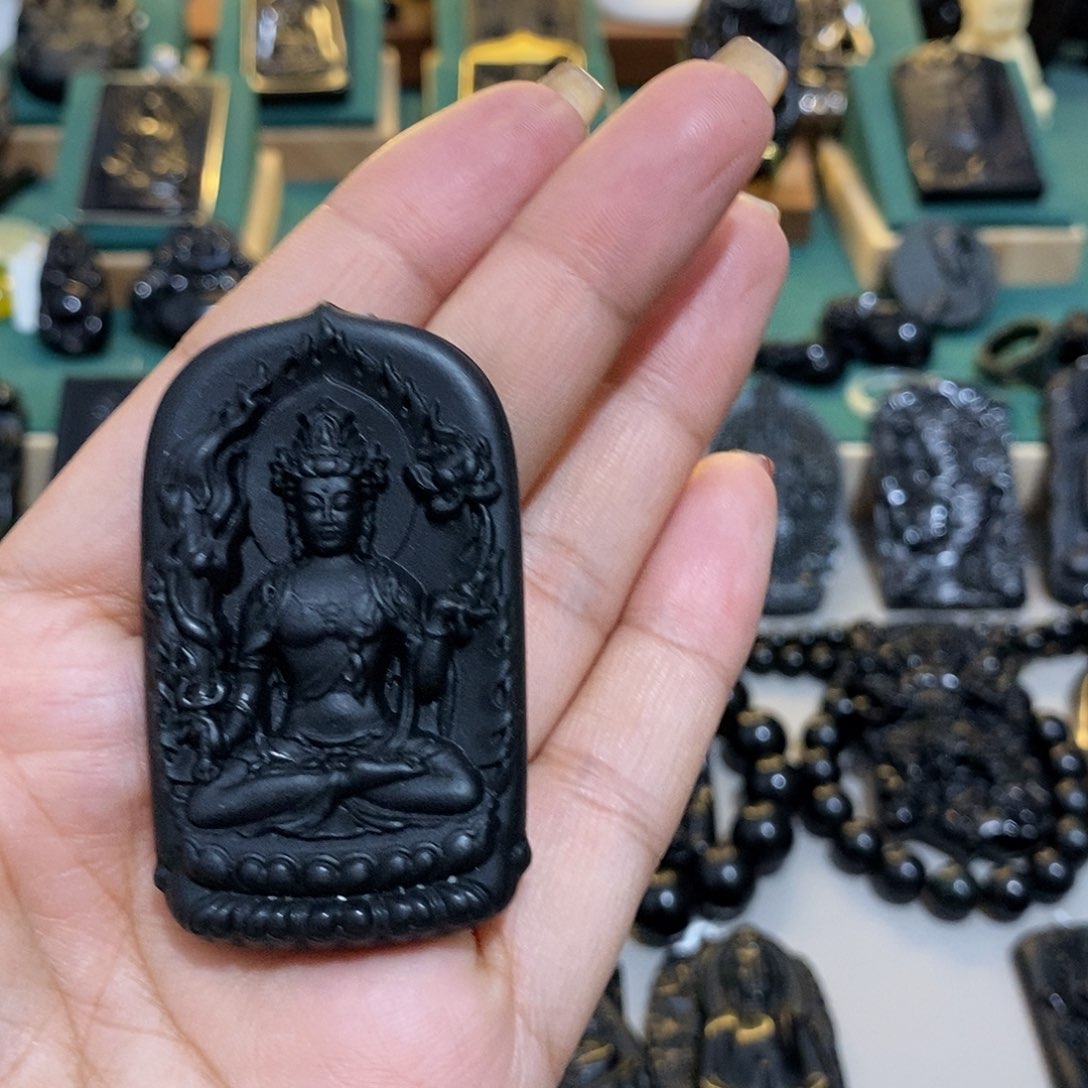 蛇纹石玉颈饰未镶嵌嚣*