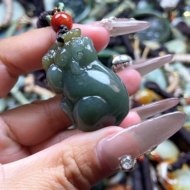 和田玉颈饰未镶嵌