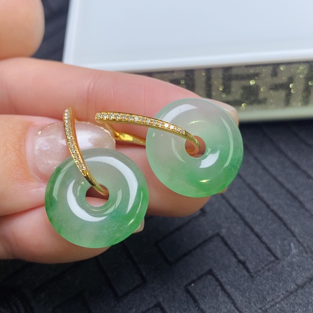 翡翠18K金镶嵌耳饰甜甜圈