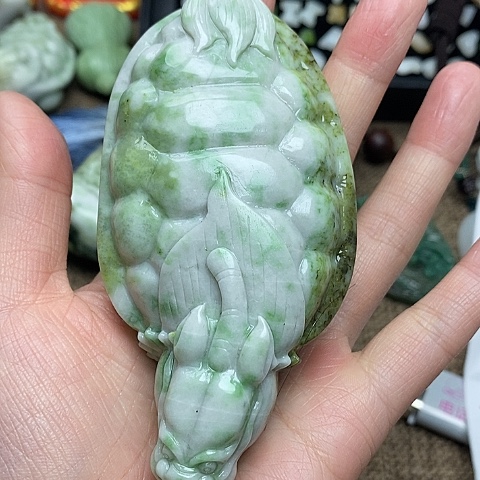 独山玉颈饰未镶嵌