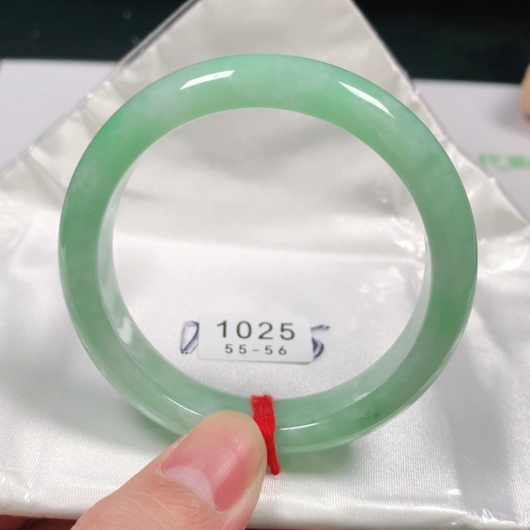 翡翠手镯未镶嵌编号1025