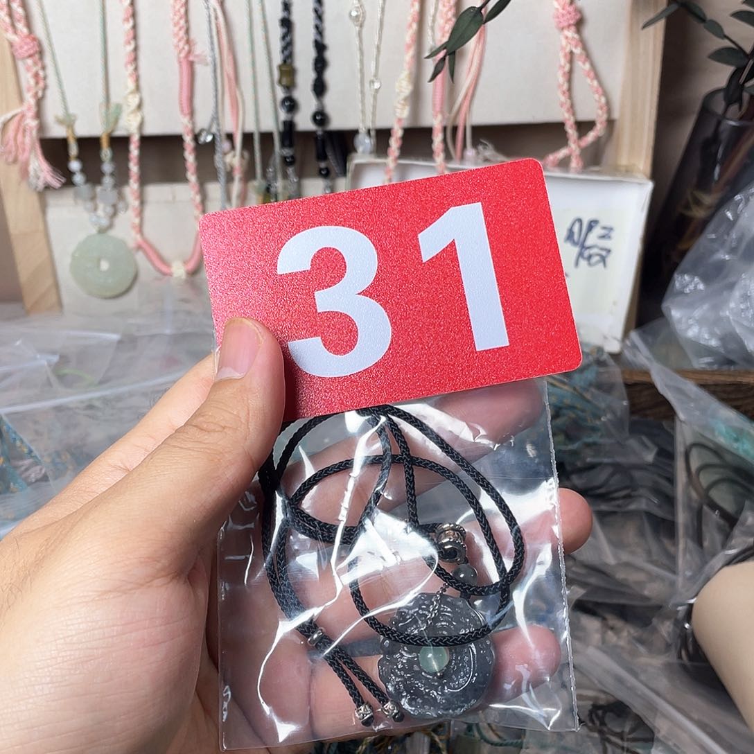 蛇纹石玉颈饰合金宴*
