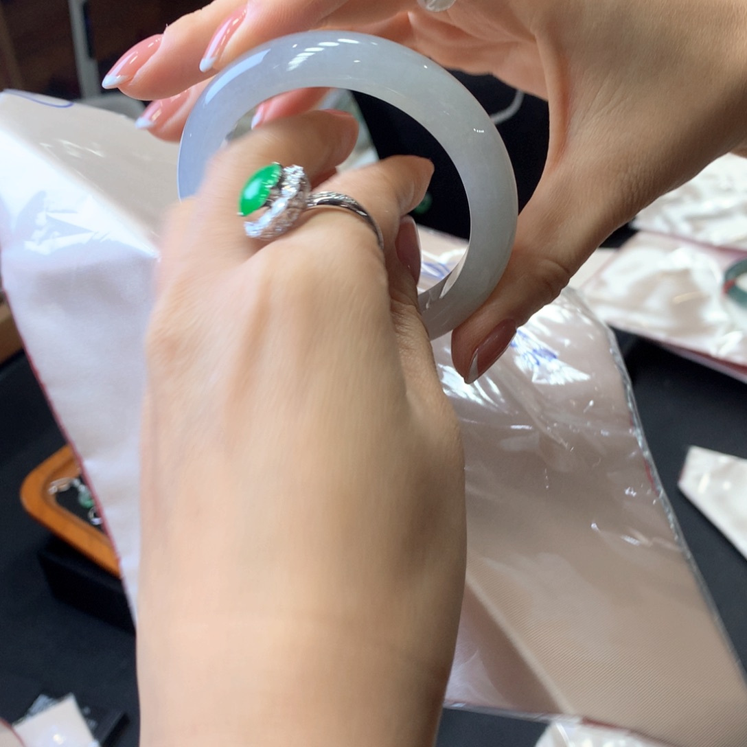 未镶嵌手镯翡翠买断