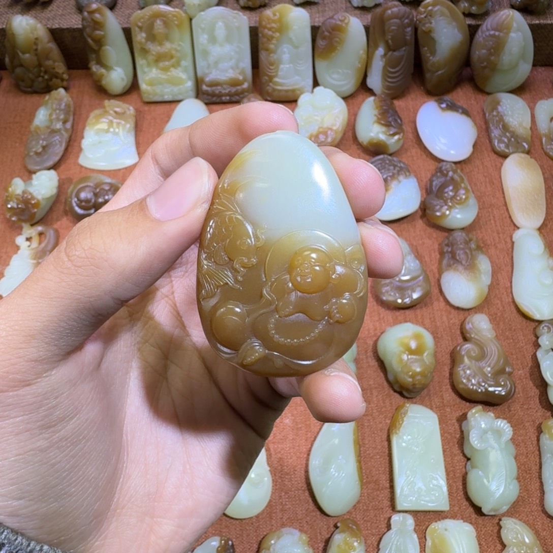 和田玉未镶嵌颈饰