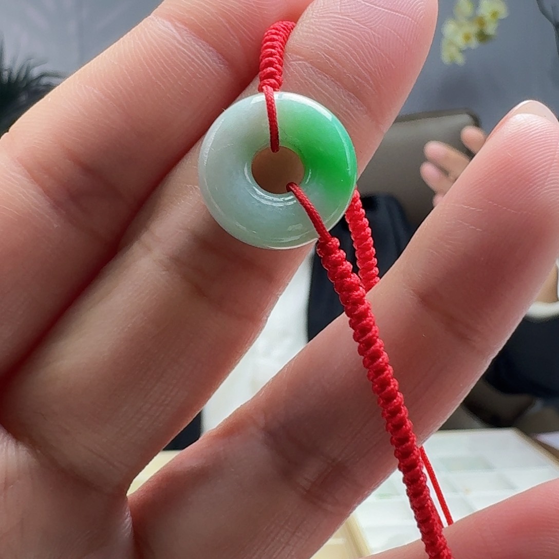 翡翠手链未镶嵌天然翡翠