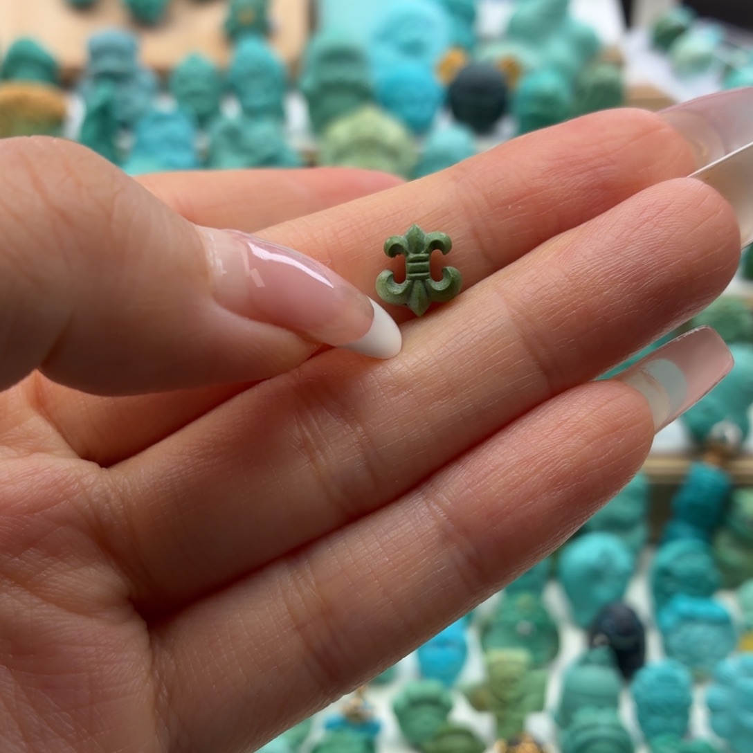 绿松石未镶嵌饰品