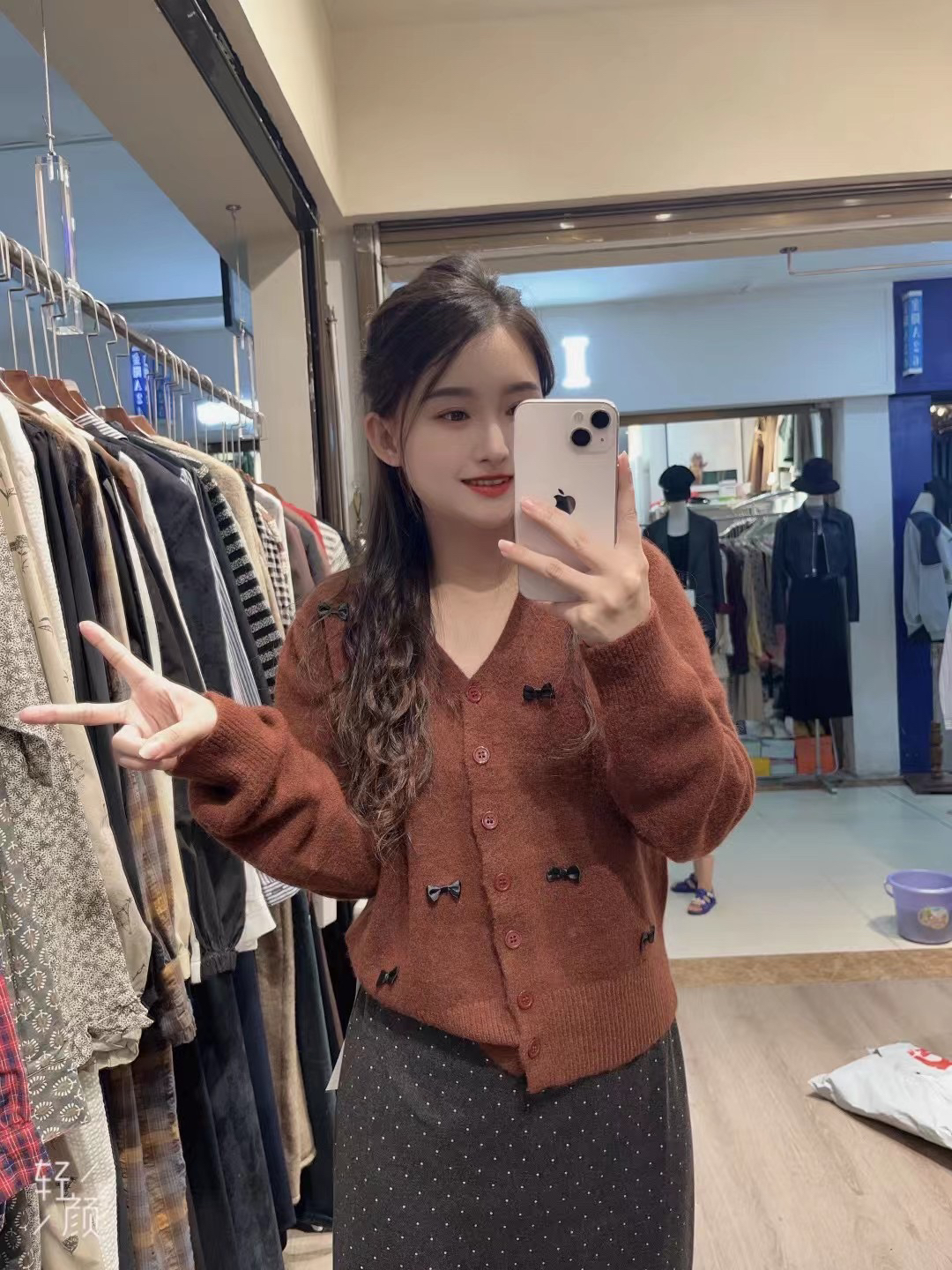 新年安可拉红秋冬蝴蝶结V领毛衣针织开衫外套小香风修身收腰上衣