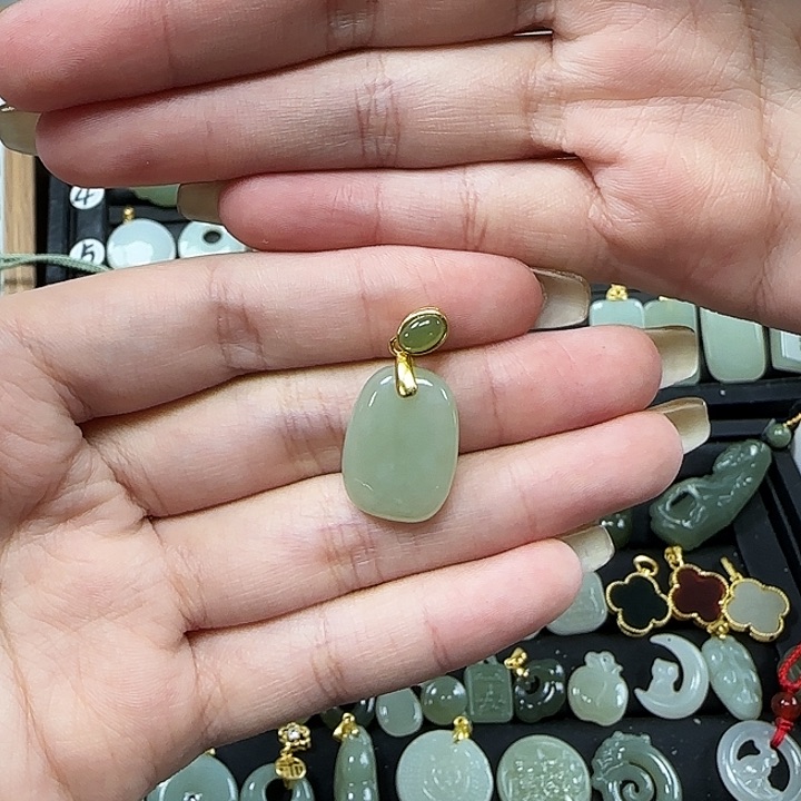 和田玉颈饰银S925镶嵌加链子加皮绳