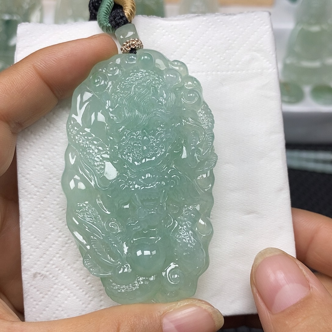 軍***灬翡翠未镶嵌颈饰翡翠