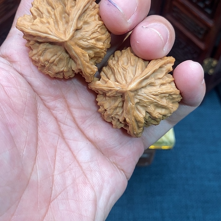 文玩核桃把件全品奔