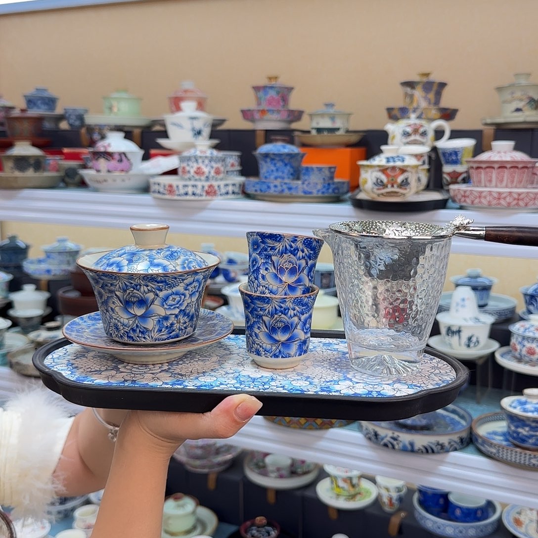 盖碗里的水煮熟了