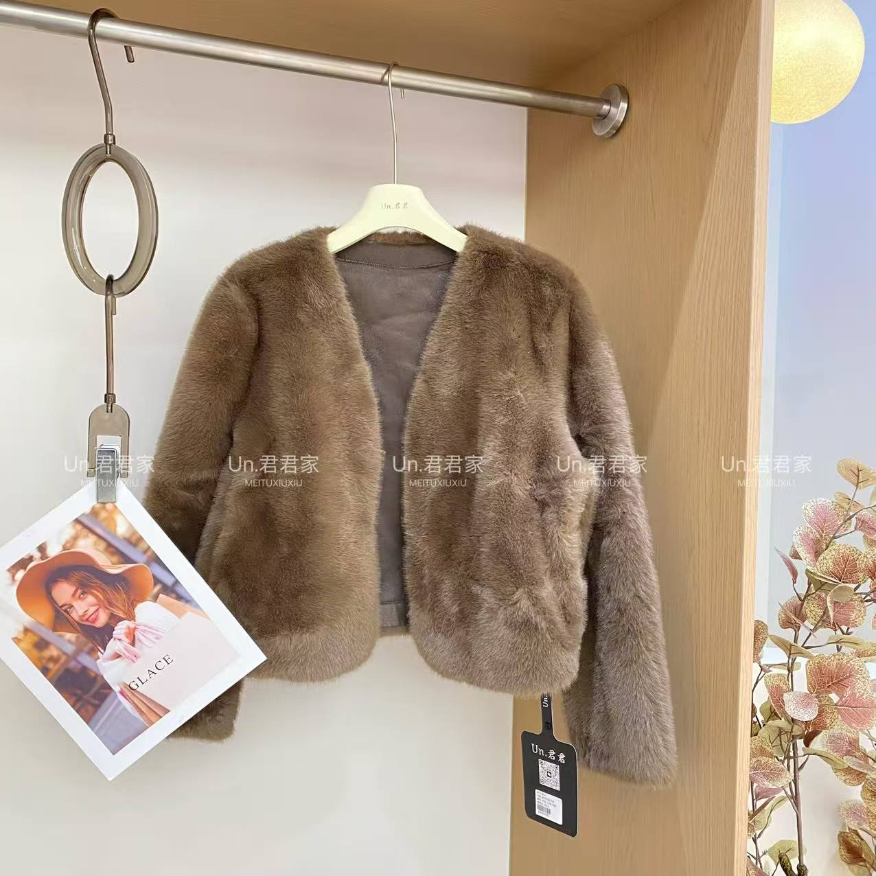 君君家【温柔风】高级感环保貂绒纯色小香风短款外套8811