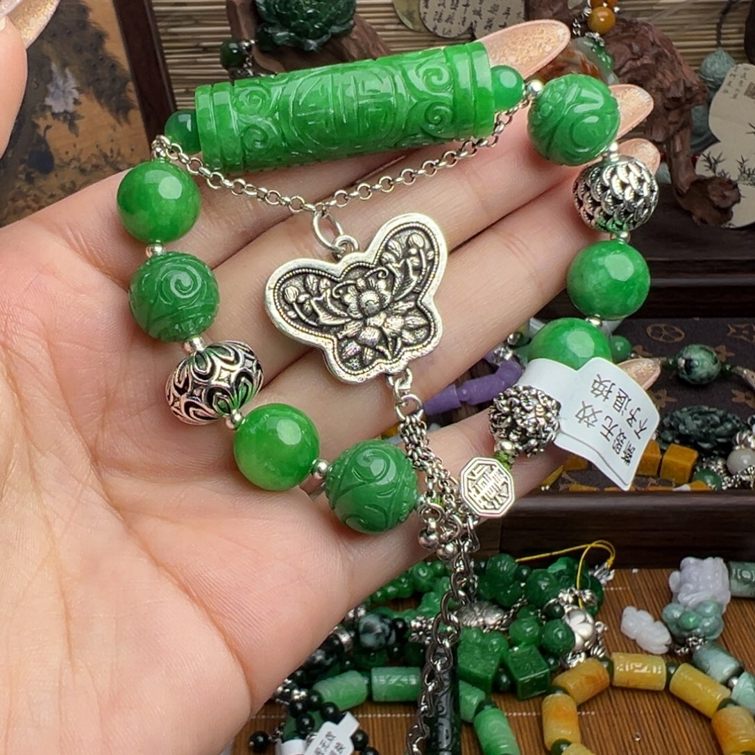 蝴****未镶嵌手链翡翠吊坠