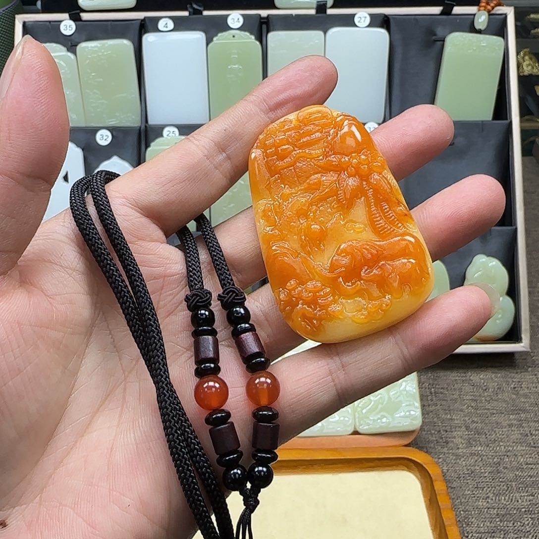 未***来昆仑山料一物一拍皮色山水